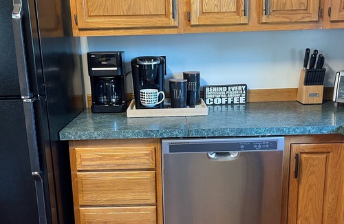 West End Apartment | #3 Chestnut beautiful apt. 1/2 mile to Cooperstown All Star Village/Convenient
