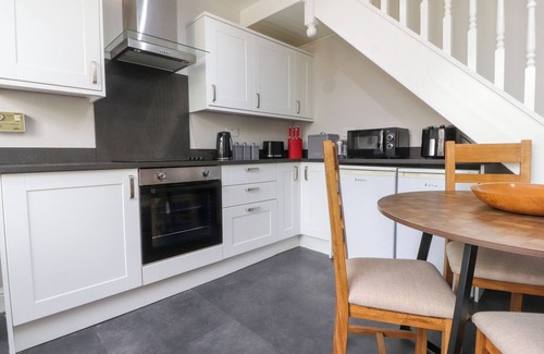 Clitheroe House | 3 COWPER PLACE, pet friendly, with a garden in Chatburn