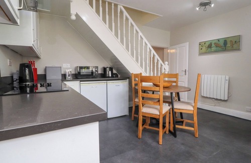Clitheroe House | 3 COWPER PLACE, pet friendly, with a garden in Chatburn