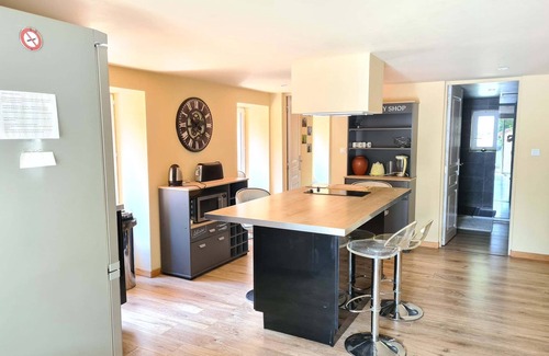 Seranon House | 3* furnished apartment with indoor pool access in a stud farm in the Grasse highlands
