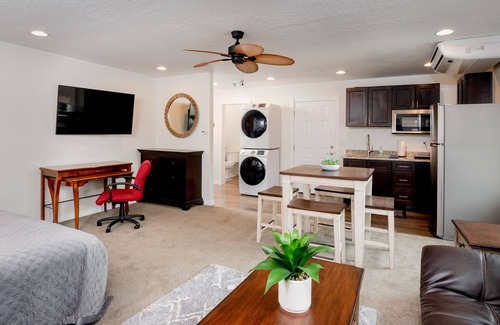 Zion National Park South Entrance Apartment | #3 GREAT LOCATION, Zion National Park entrance as close as you can get!