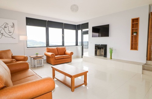 Fahan Cottage | 3 HARBOUR VIEW, family friendly in Buncrana, County Donegal