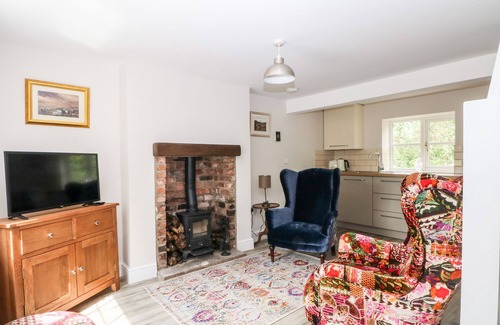 Kerridge Cottage | 3 HIGHER LANE, romantic, character holiday cottage in Bollington