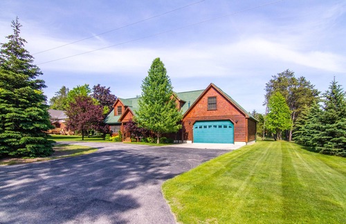 Thompsonville House | 3 level Executive Home in the Village of Crystal Mountain Resort