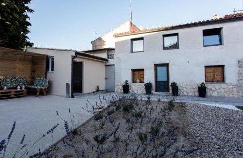 Penafiel Apartment | 3 Lienzos