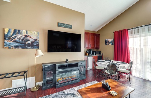Beech Mountain Apartment | 3 Mi Beech Mtn Resort: Cozy Studio w/Deck & View!