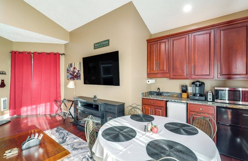 Beech Mountain Apartment | 3 Mi Beech Mtn Resort: Cozy Studio w/Deck & View!