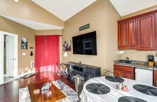 Beech Mountain Apartment | 3 Mi Beech Mtn Resort: Cozy Studio w/Deck & View!