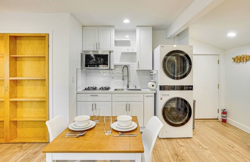 Santa Ana Apartment | 3 Mi to Angel Stadium: Cozy Studio w/Patio!