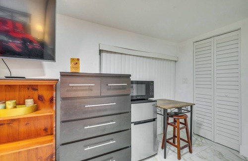 Royal Poinciana Apartment | 3 Mi to Beach: Hollywood Studio w/Yard!