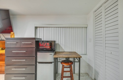 Royal Poinciana Apartment | 3 Mi to Beach: Hollywood Studio w/Yard!