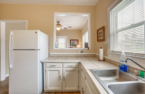 Hahnville House | 3 Mi to Chemical Plants: Hanhville Home w/Yard!