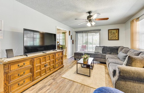 Beaufort House | 3 Mi to Dtwn Beaufort Quiet Family Home with Yard
