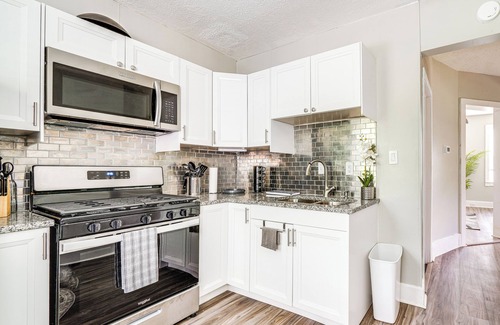 Clifton Heights Apartment | 3 Mi to Dtwn: Cozy Apt w/Yard in Louisville!