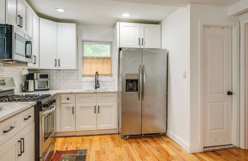 Hempstead House | 3 Mi to Nassau Coliseum: Spacious Hempstead Home!