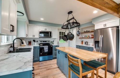 Gardiner House | 3 Mi to Reedsport Home with Umpqua River Views
