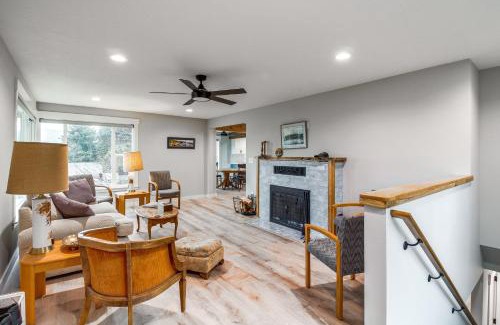 Gardiner House | 3 Mi to Reedsport Home with Umpqua River Views