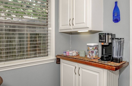 Southwood Valley House | ~ 3 miles to Kyle Field/TAMU ~ 8 min to Santa’s Wonderland ~