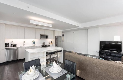 Reston Apartment | 3 min from Lake Newport | Pet-friendly | near Dulles Airport