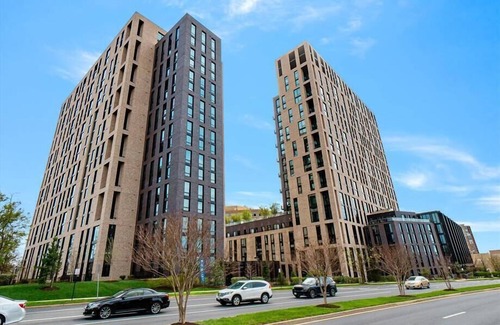 Reston Apartment | 3 min from Lake Newport | Pet-friendly | near Dulles Airport