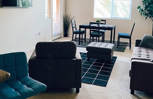 Orange Condo | 3 MIN TO DISNEYLAND/ LUXURY APT/ANGEL STADIUM/2BED