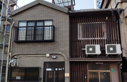 Naniwa House | 3 minutes from JR station, 2/3 minutes to Namba/Shinsaibashi, detached house for up to 7 people with both tatami mats and beds