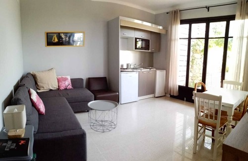 Saint-Andre-de-la-Roche Apartment | 3 P. apartment in villa on hill, sea view 15 mn from Nice center