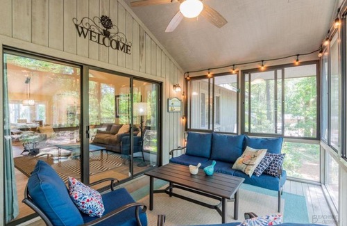 Lawton Woods House | 3 Rice Lane
