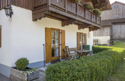 Niederaudorf Apartment | 3-room apartment balcony, 58 sqm, 2 sep. Bedroom