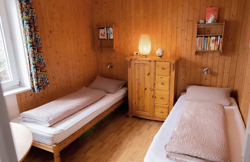 Neuharlingersiel Apartment | 3 room apartment with great lake view, fireplace, terrace and jetty