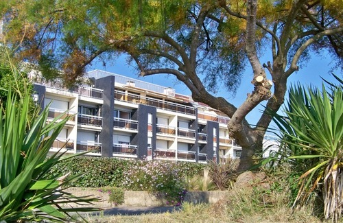 Kerroch Apartment | 3-Room Apartment with Terrace 30m from Shops and Beach in Ploemeur