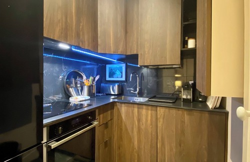 Saint-Vincent-de-Paul Apartment | 3-room Condorcet district Maubeuge Montmartre Grands Boulevards
