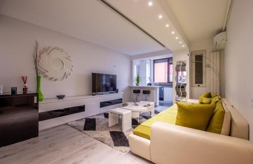 Chiajna Apartment | 3 Room Luxury Residence Militari M2+3