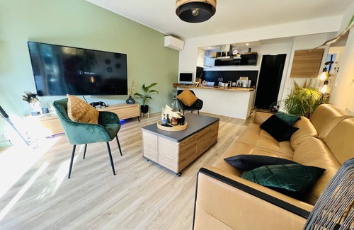 Le Cannet Apartment | 3 rooms Garden level, close to beaches