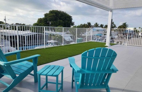 Cross Key Waterways House | 3 Rooms Stunning Paradise Waterfront Getaway! Ocean access in Key Largo Florida.