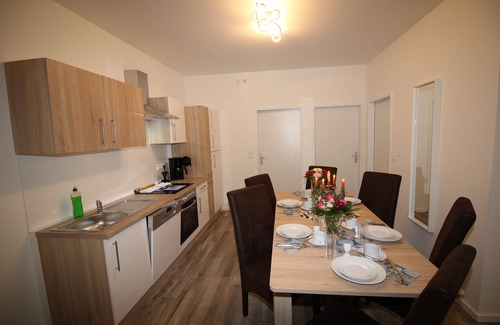 Tempelhof-Schoeneberg Apartment | 3 rooms, up to 9 persons, luxurious furnishings, "orchid"