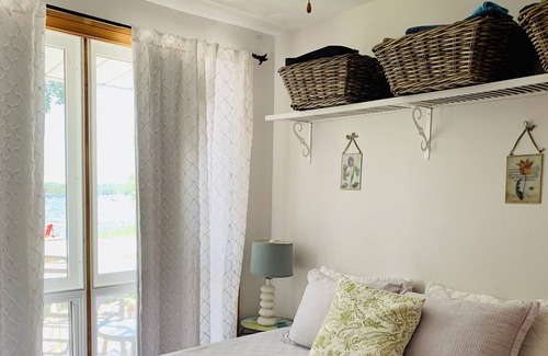 Dongola Cottage | 3 Season Cottage - Shadow Lake, Coboconk - Perfect for Family, Adults & Kids