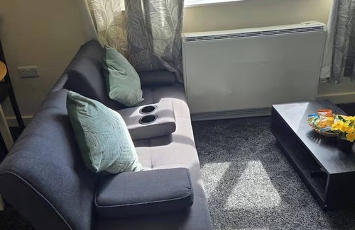 Eccles Apartment | 3 Sleeps w/FreeParking, WiFi, Self-checkin