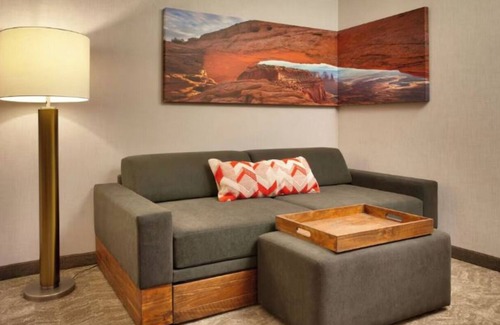 Moab Hotel | 3 Spacious Suites with Red Rock Views, Pool & Moab’s Best Attractions Nearby