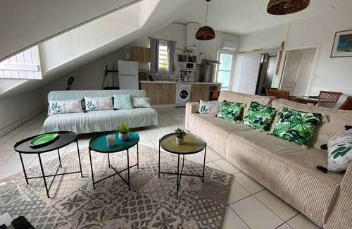 La Saline Les Bains Apartment | 3-star one-bedroom apartment 100m from Trou d'Eau beach, Saline-les-Bains, Reunion Island