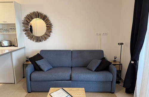 Linguizzetta Apartment | 3-star seafront design studio