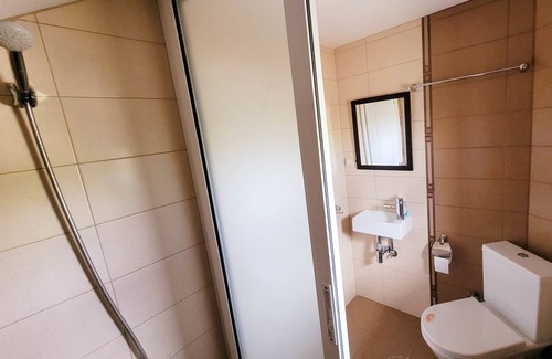 Topola House | 3-storey villa with swimming pool and veranda on the coast