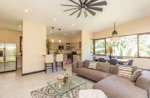 Valle Pura Vida Villa | 3 Toed Abode 3 bedroom in Manuel Antonio Center