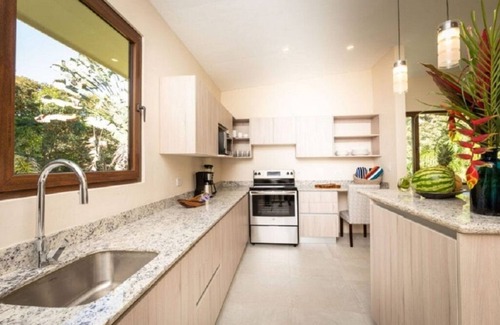 Valle Pura Vida Villa | 3 Toed Abode 3 bedroom in Manuel Antonio Center