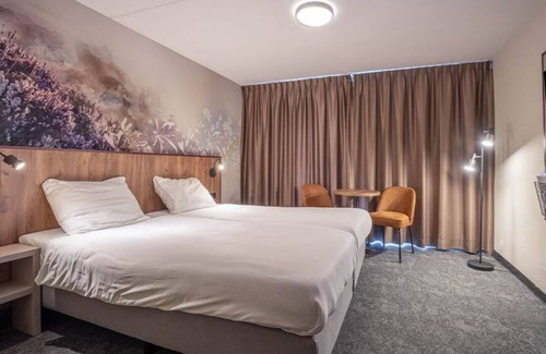 Zeegse Hotel | 3 Tranquil Rooms with Pool, Sauna, and Coffee Maker - Near Scenic Hiking Spots