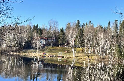 Blue Sea Cabin | 3 Waterfront Cottages - Domaine du Lodge