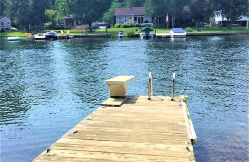 Port Stanton House | 3 Waterfront Cottages on Lake Sparrow - Sleeps 16