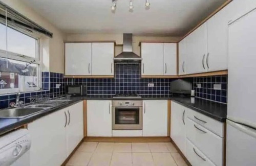 Ashford House | 3 x Floor Fun House with Games Room (Sleeps 6)