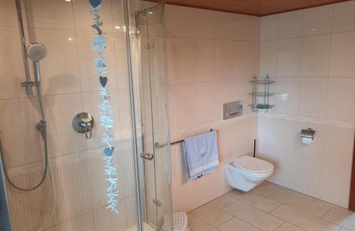 Wilstedt Apartment | 3 Zimmer 1OG 100qm Wintergarten Dachterrasse super Badezimmer