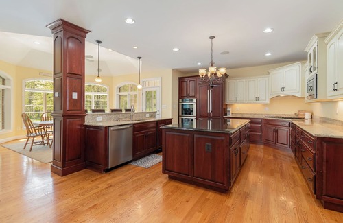 Porters Sideling House | 30 Acre Hilltop Estate with Indoor Pool